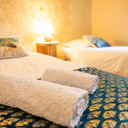 Autour D'une Toile Rouvenac