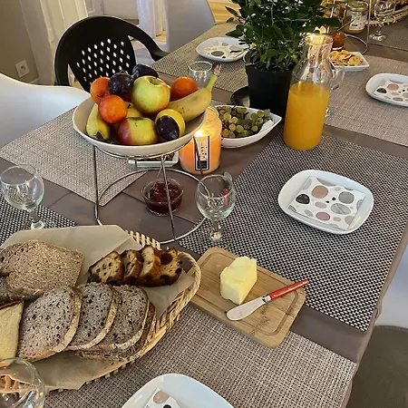 Autour D'une Toile 3*