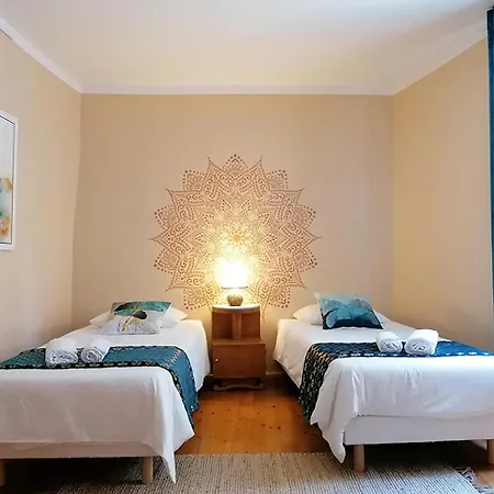 Autour D'une Toile Rouvenac